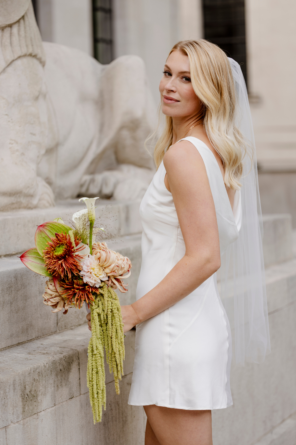 THE LITTLE WHITE DRESS - MINI