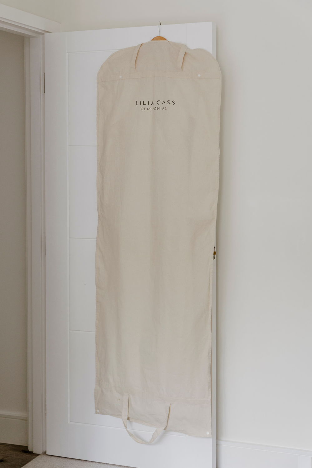 COTTON GARMENT BAG
